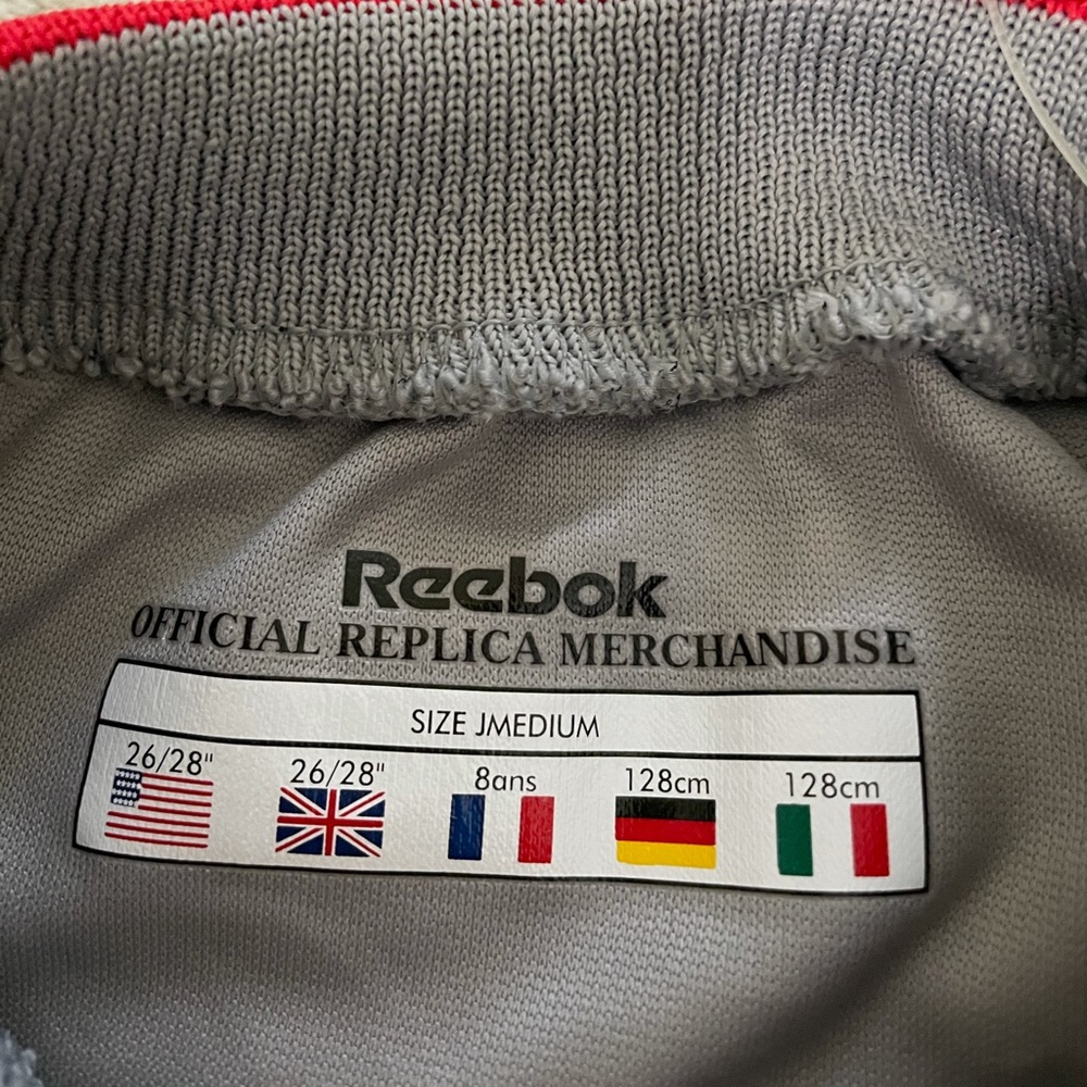 Boys Reebok Liverpool jersey - Picture 5 of 15